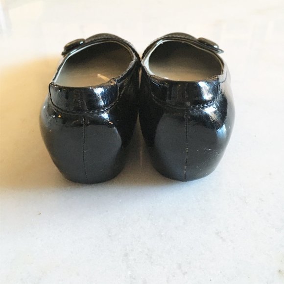 Nicole shiny black patent ballet flats / shoes with buttons - Picture 5 of 9